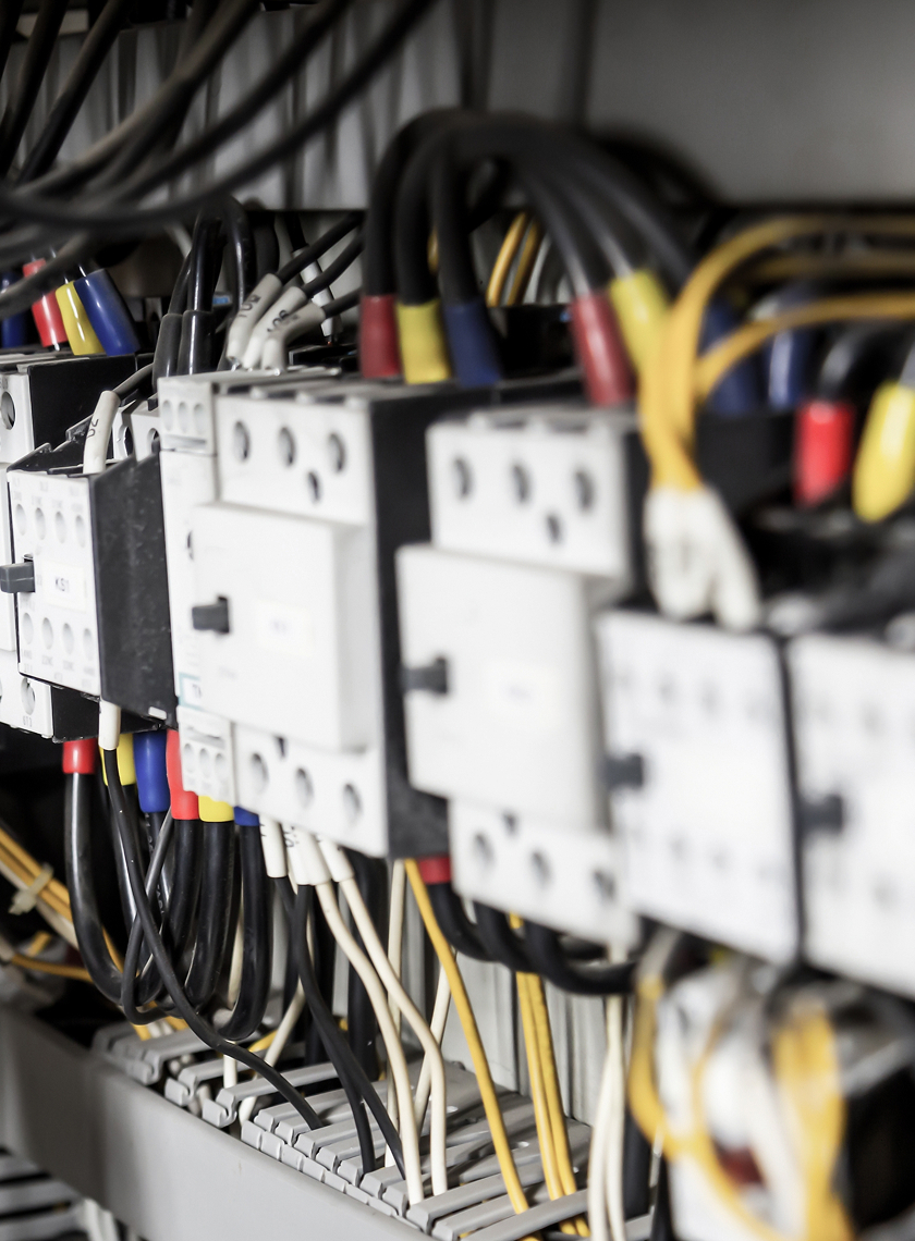 Zdjęcie przedstawiające rozdzielnice elektryczną